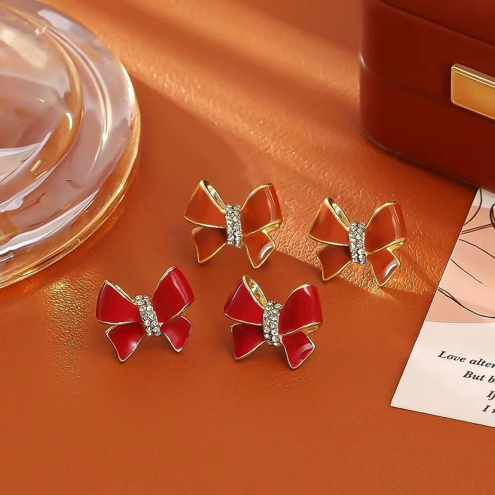 铜合金耳饰 爆款经典港风蝴蝶结耳钉气质女款时尚小众首饰高级感