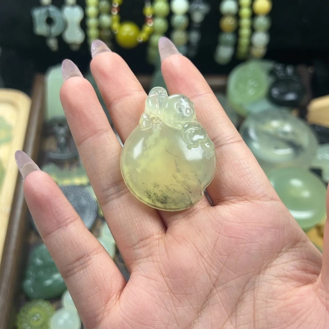 未镶嵌蛇纹石玉颈饰