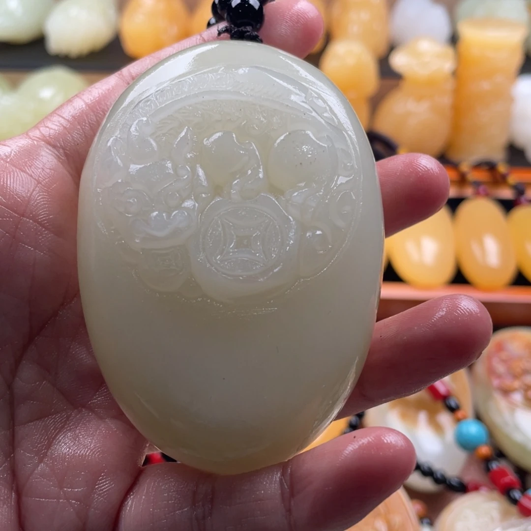 流***人石材天然古青石手把件