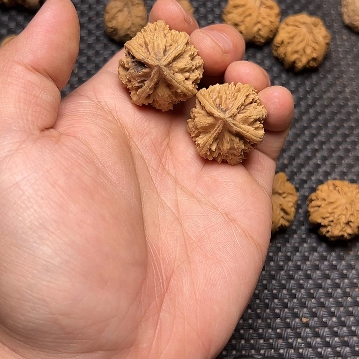 文玩核桃吊坠四棱