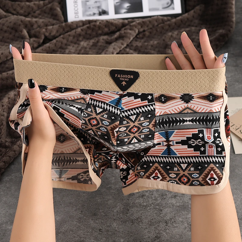 男士潮流内裤新款青年舒适透气四角裤运动宽松个性中腰无痕平角裤