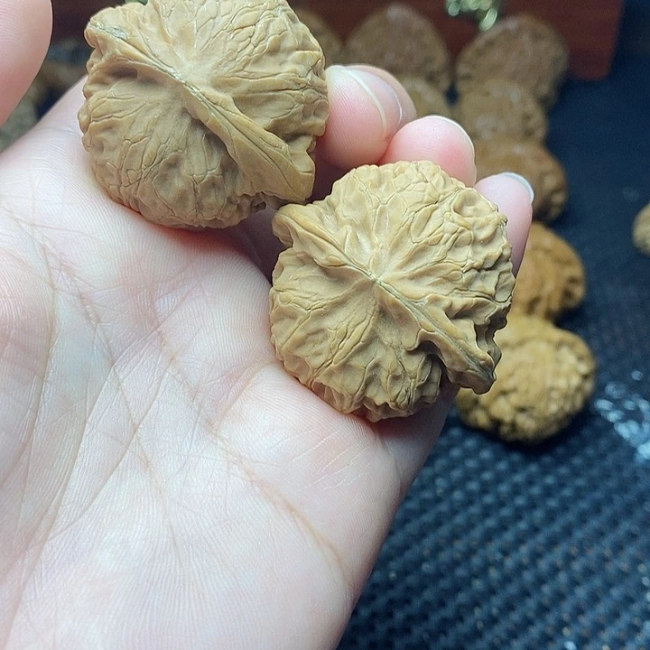 文玩核桃把件40宫灯