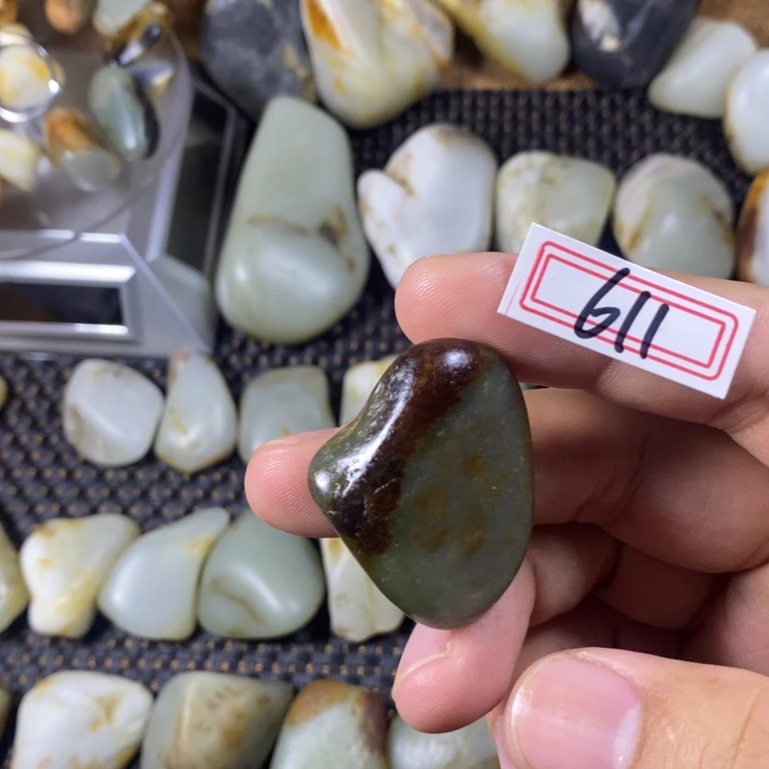 和田玉（糖玉）未镶嵌挂件