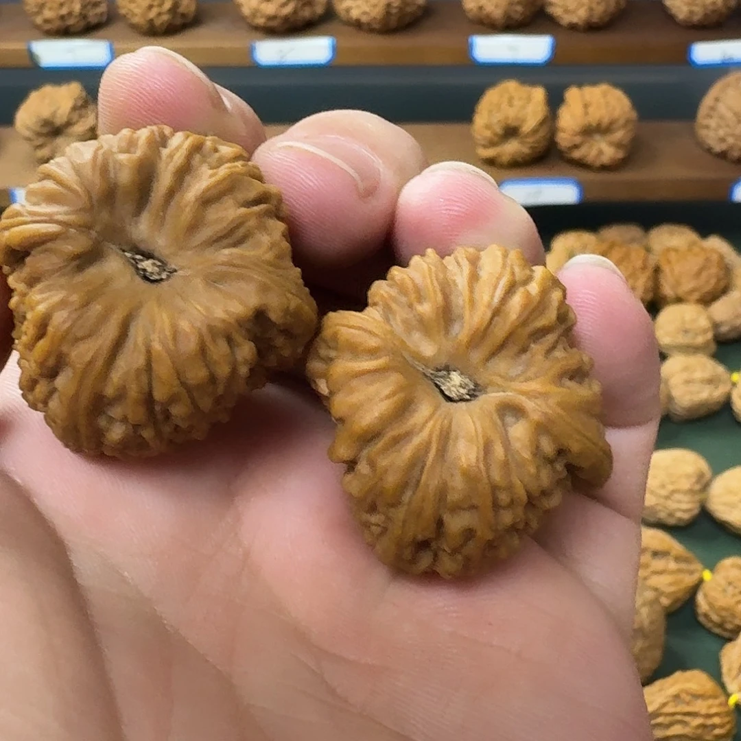 多***亿吊坠文玩核桃南疆