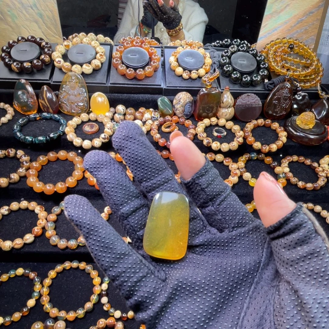 琥珀未镶嵌手串蜜蜡牌子