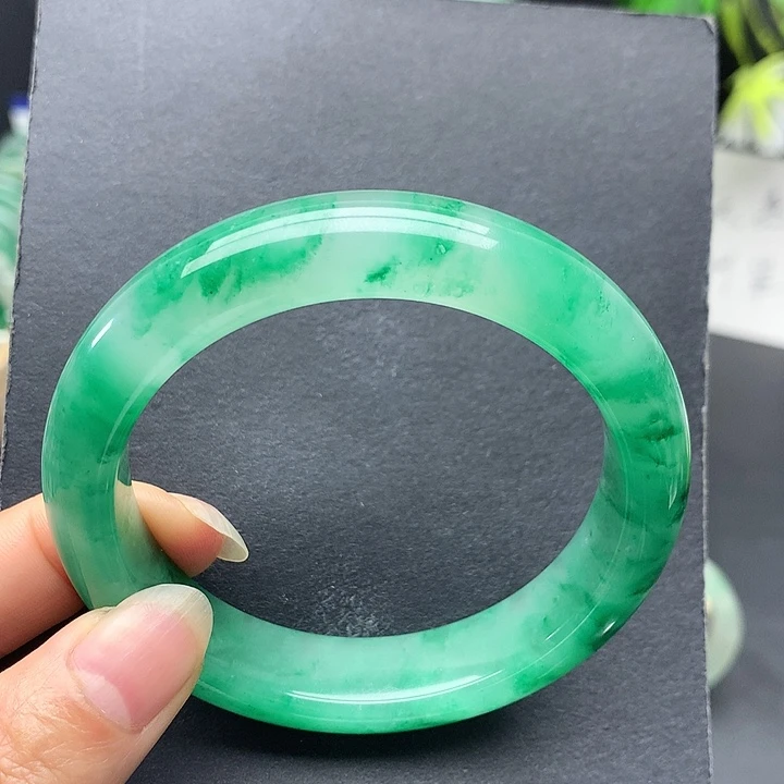 玖***瑄石英质玉未镶嵌手镯