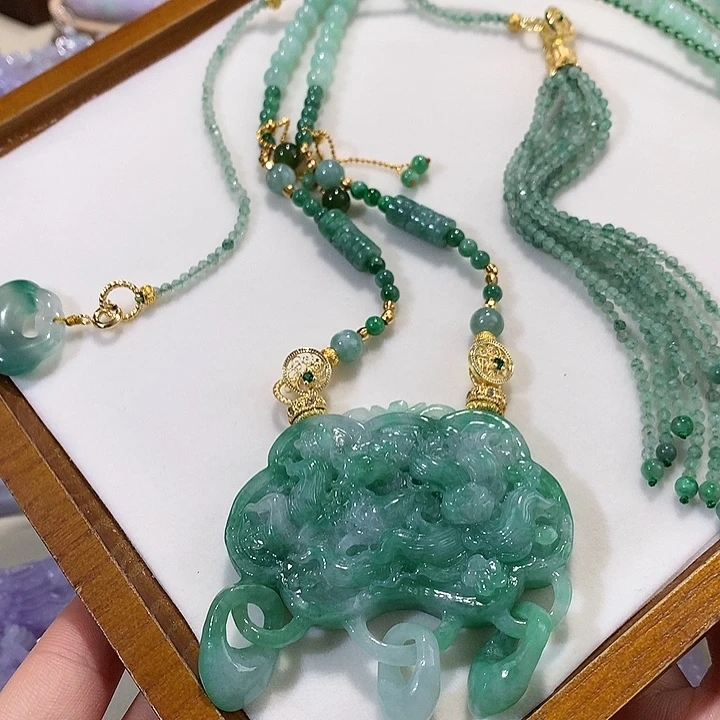 翡翠未镶嵌颈饰翡翠吊坠