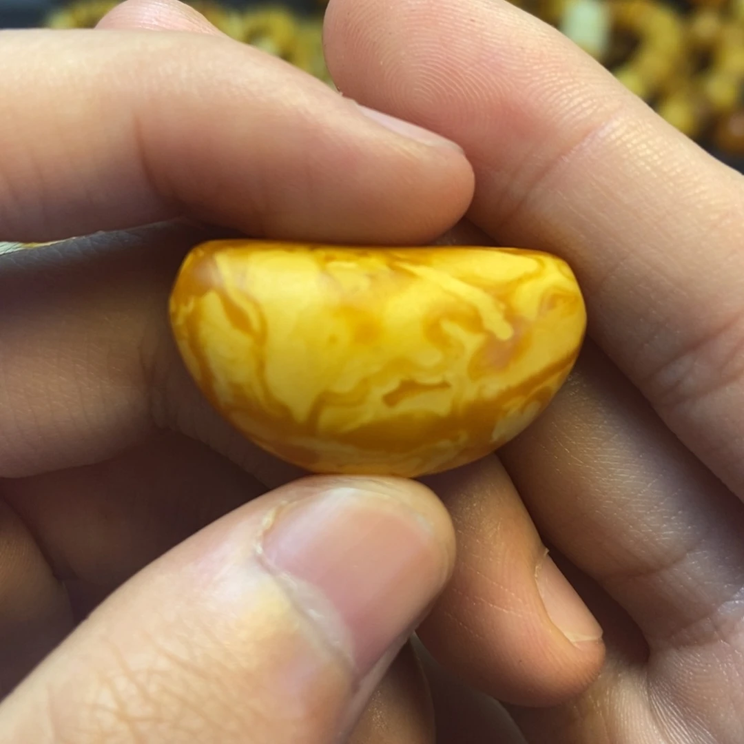 蜜蜡未镶嵌珠宝奇石