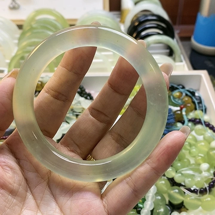 蛇纹石玉未镶嵌手镯?****?