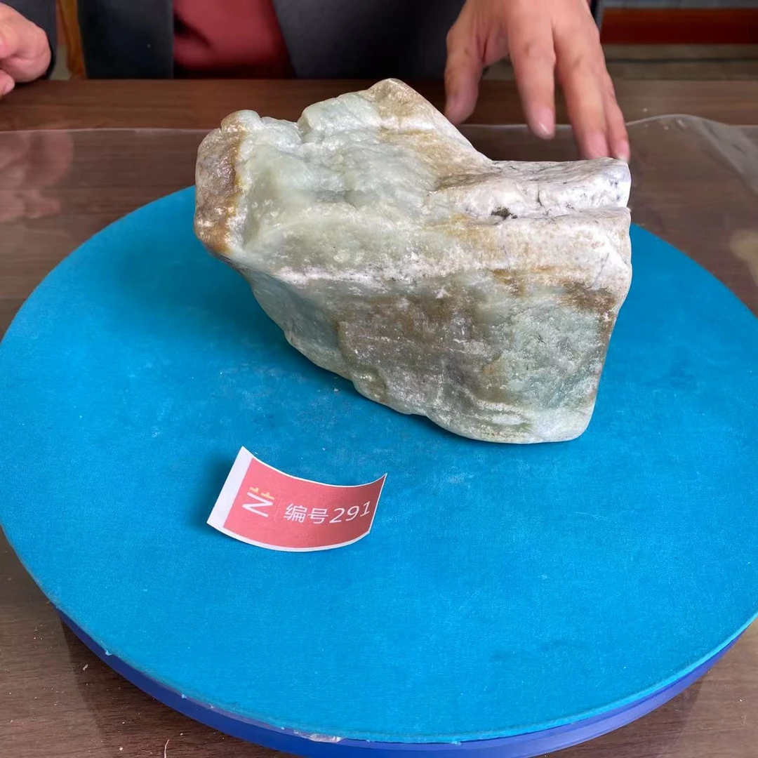 现货新疆玉料原石发一件编号291