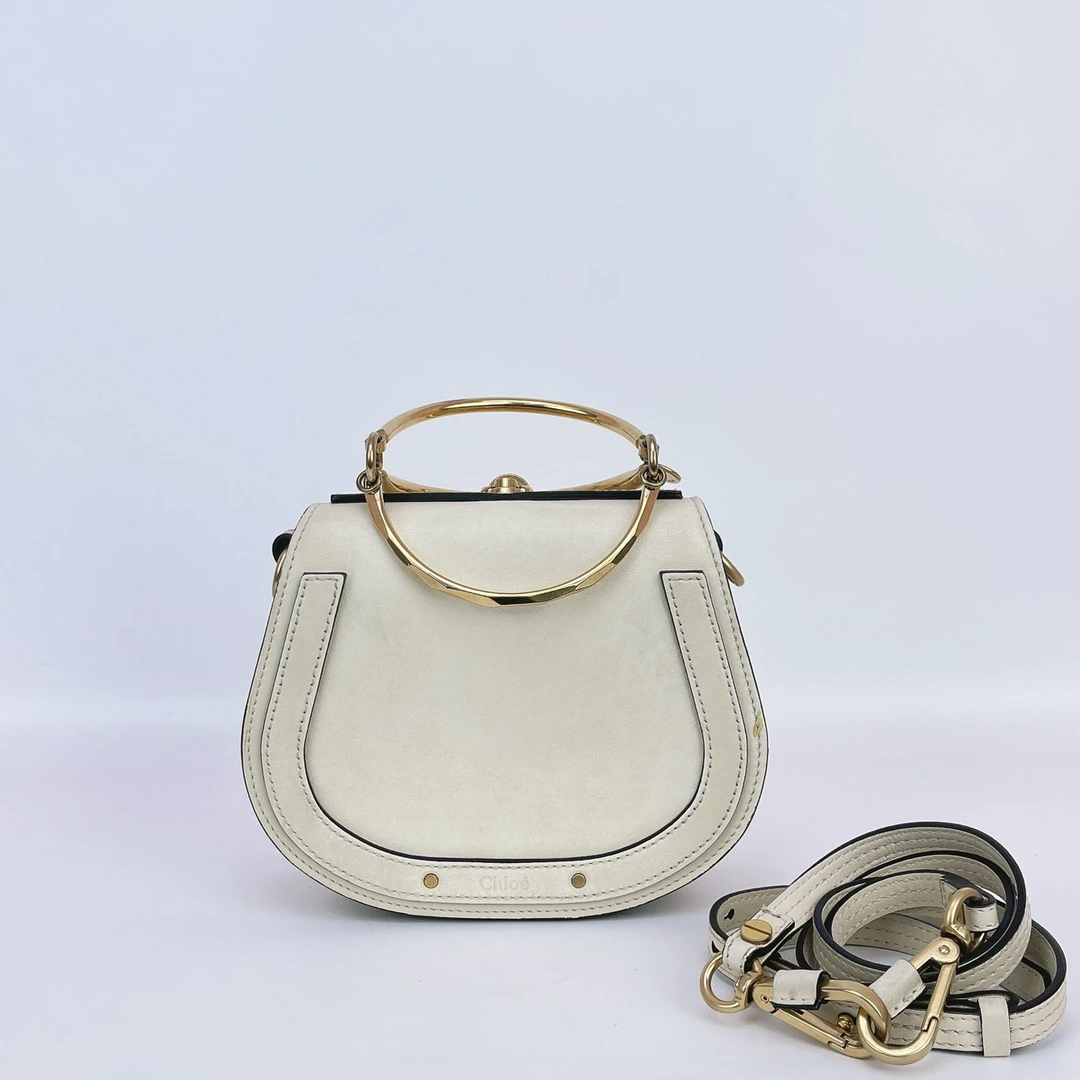 95新 Chloe/蔻依 克洛伊 白色牛皮圆环斜挎包底长18 B935