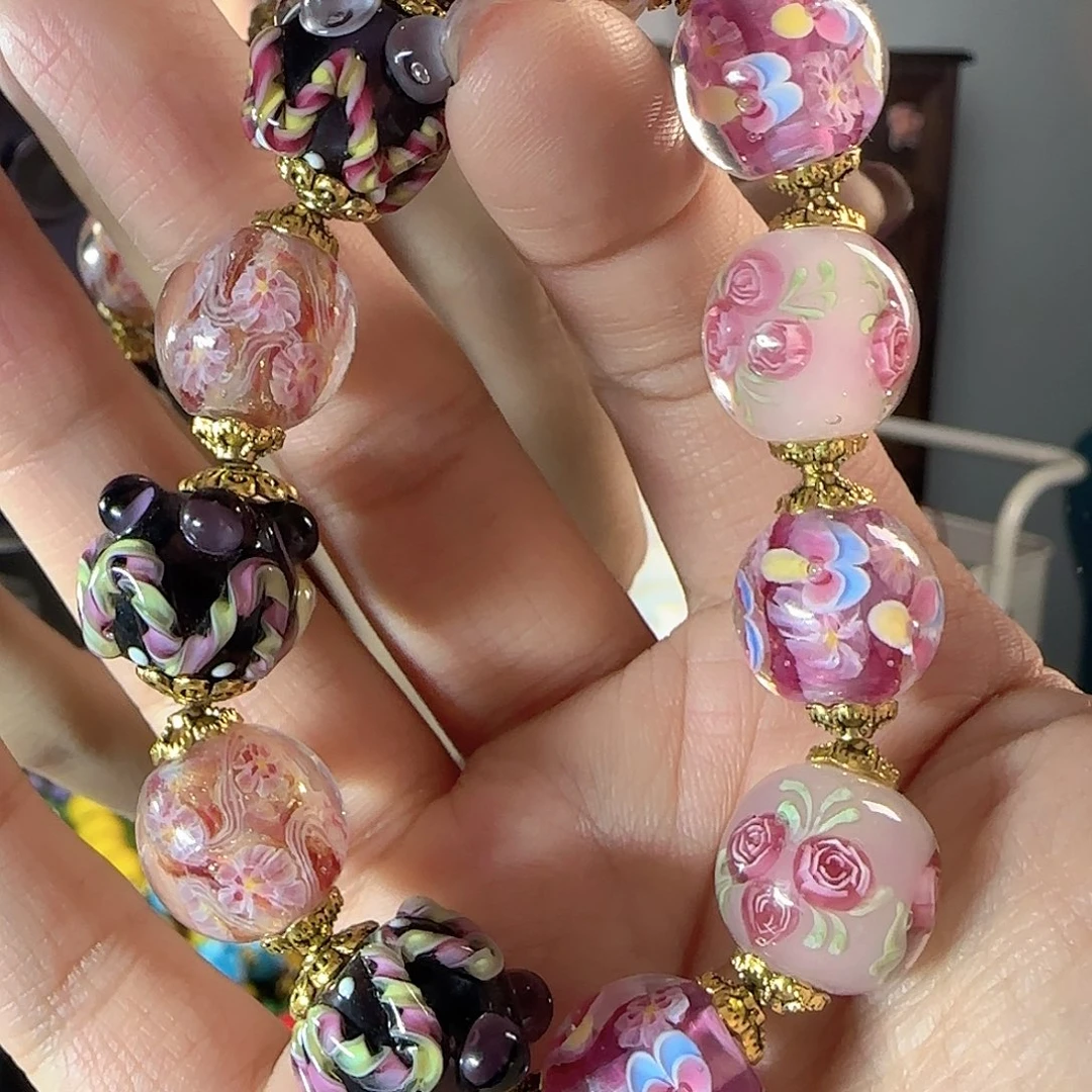 玻璃颈饰老琉璃的故事是一个人的