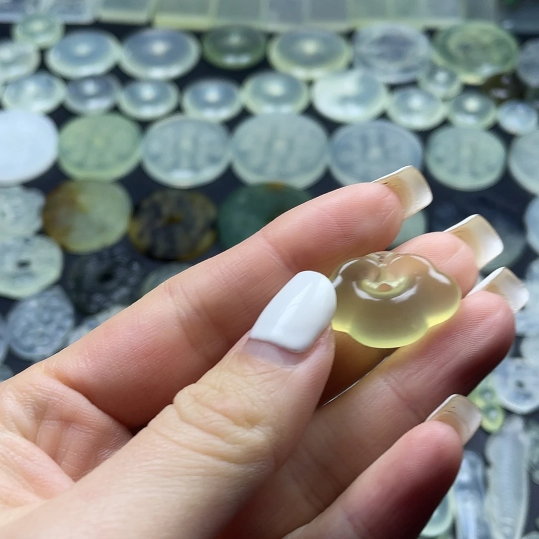 岫玉未镶嵌项圈祥云锁