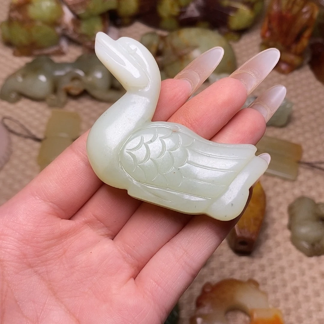 未镶嵌蛇纹石玉颈饰