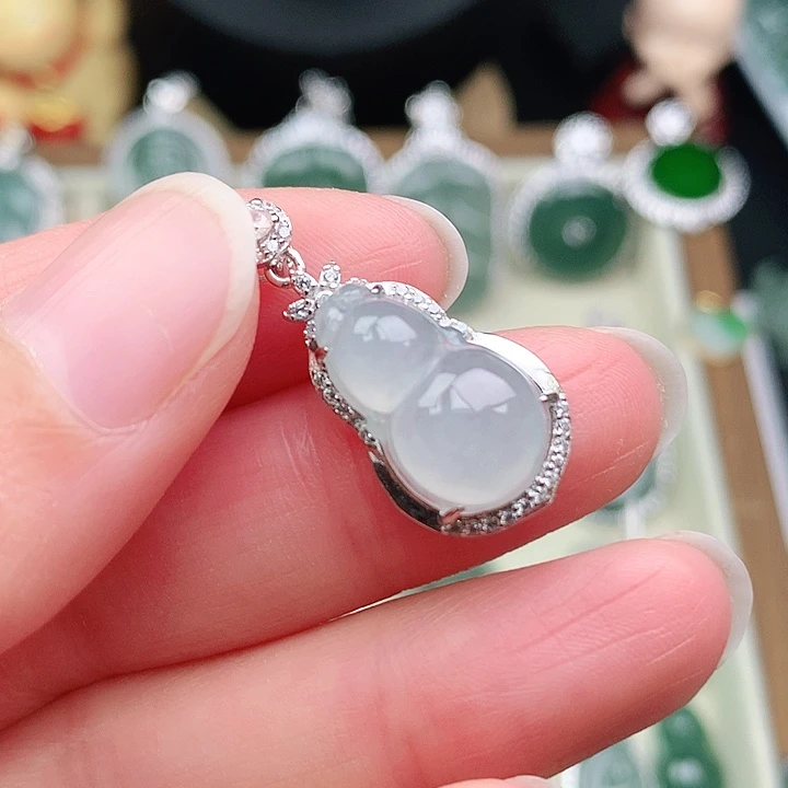 颈饰银S925镶嵌翡翠风**阻吊坠