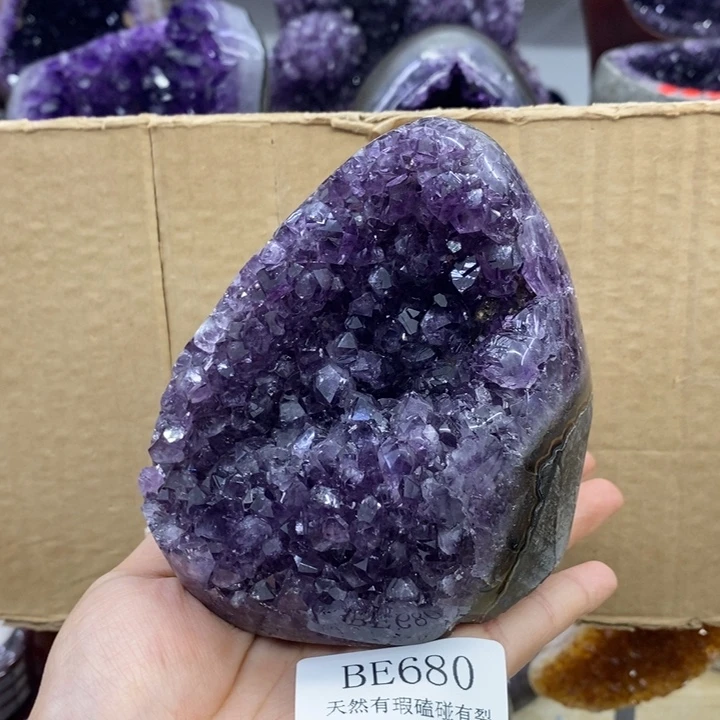 未镶嵌水晶大型摆件（非配饰）