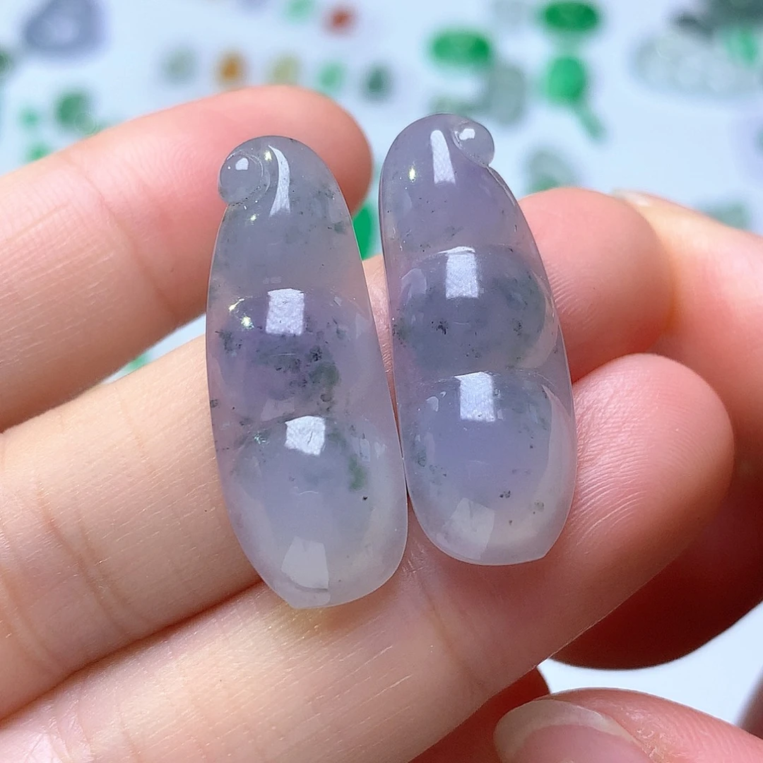 翡翠未镶嵌颈饰豆