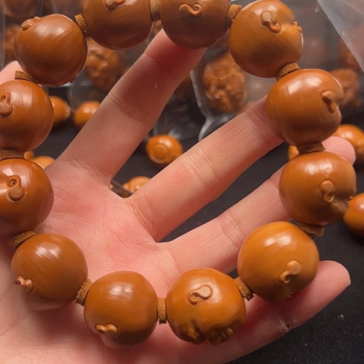 拿***股橄榄核手串21百态