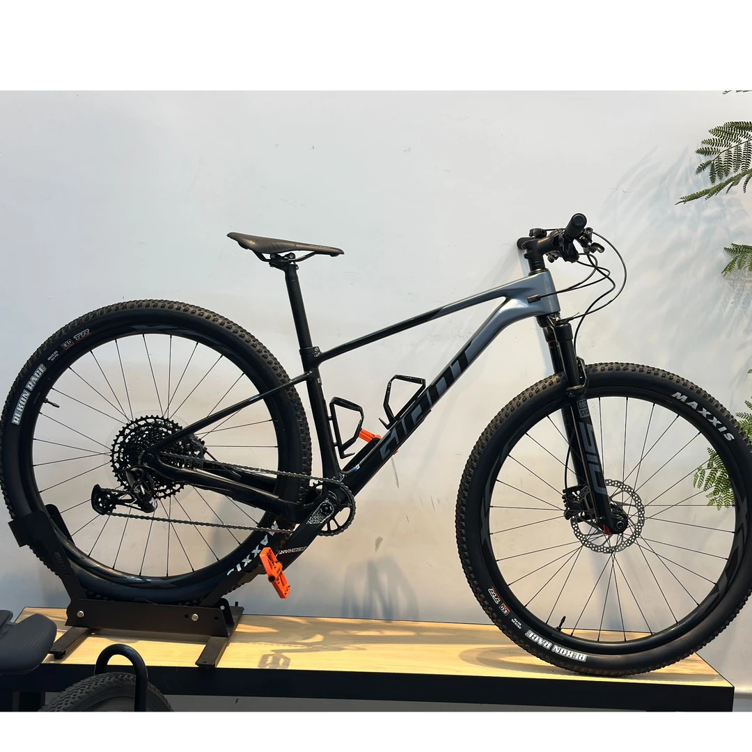 捷安特碳纤维山地车 XTC ADV 29 1.5 S码 适合身高165-178