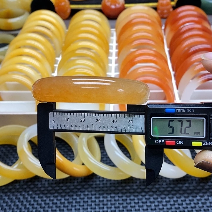 石英质玉（黄龙玉）未镶嵌手镯