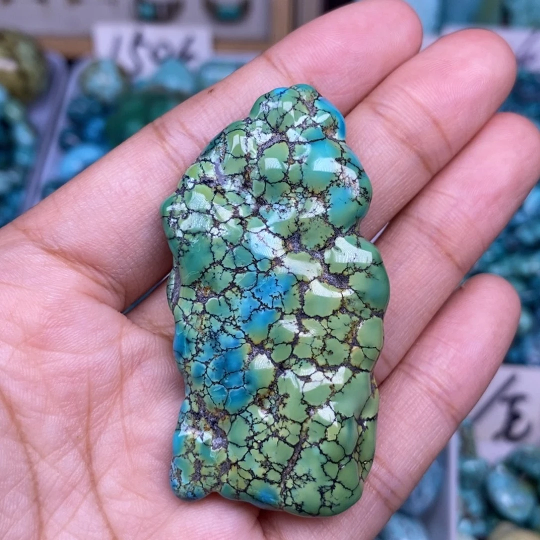 绿松石未镶嵌颈饰