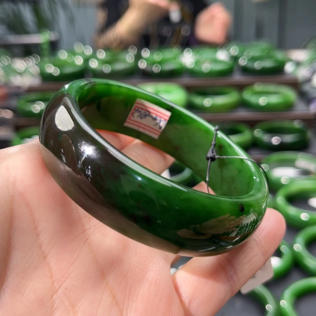 未镶嵌手镯和田玉（碧玉）