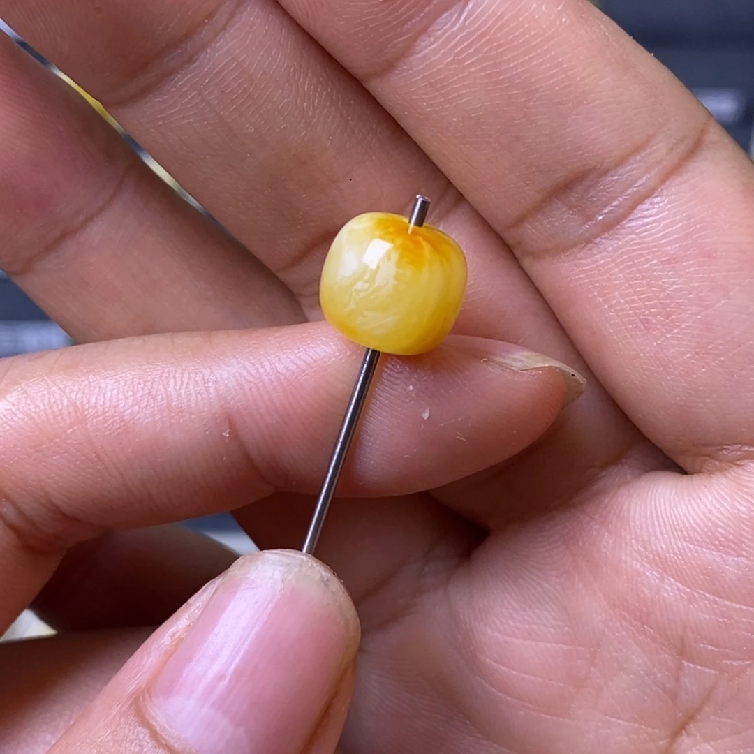 琥珀未镶嵌裸石焦皮皮沁虎皮妖花小老型10.2mm