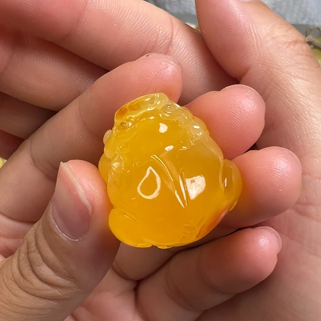 卿***姐蜜蜡未镶嵌裸石蜜蜡