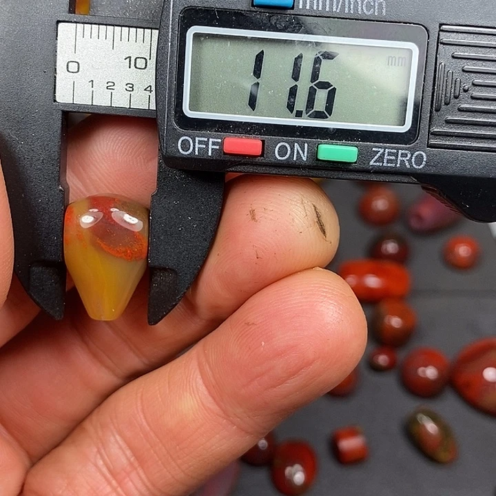 南红玛瑙未镶嵌车挂