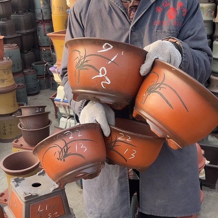 紫砂花盆紫砂花盆也在