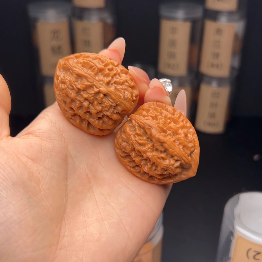 卷***毛文玩核桃吊坠红锦鲤