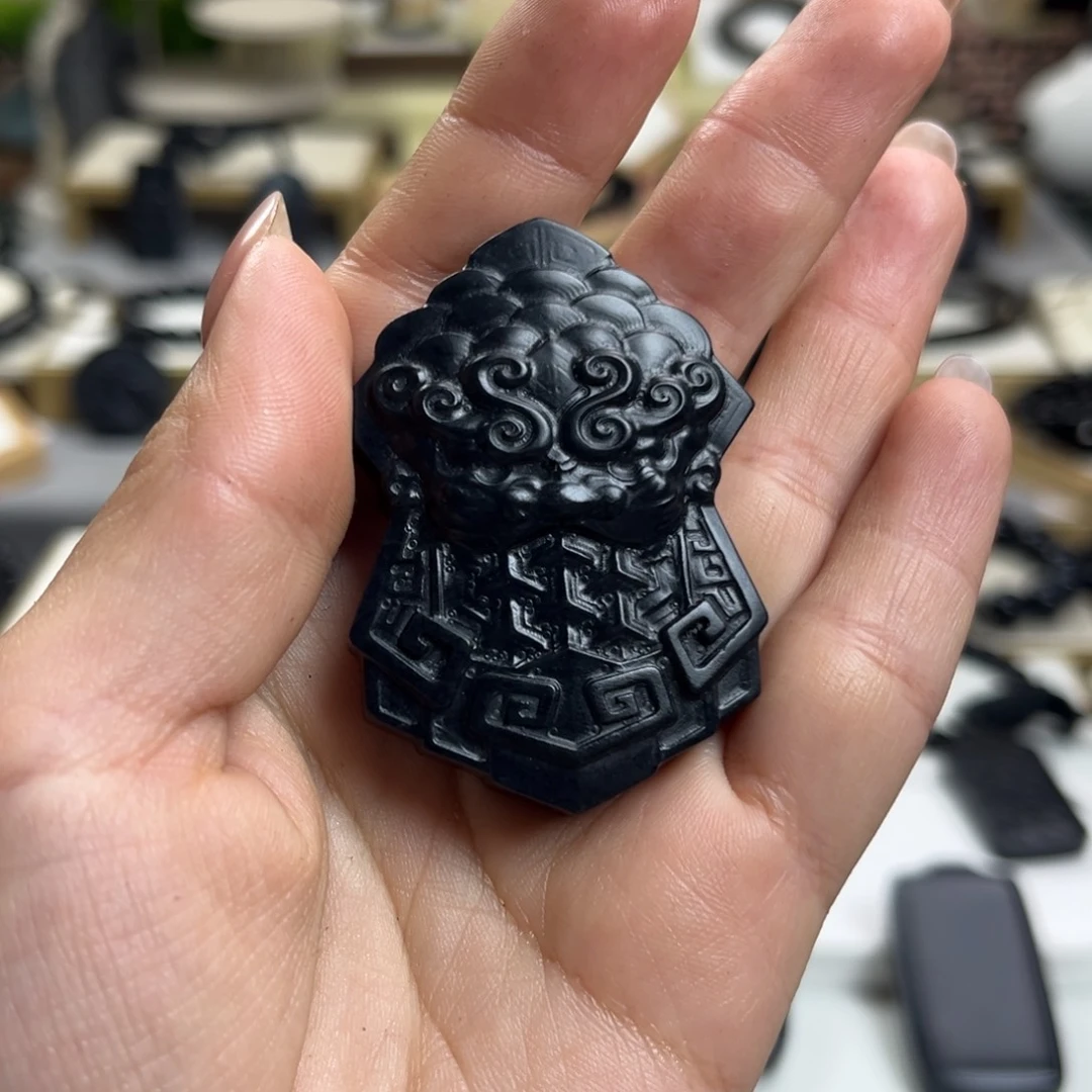 和田玉（墨玉）未镶嵌颈饰唐玄甲