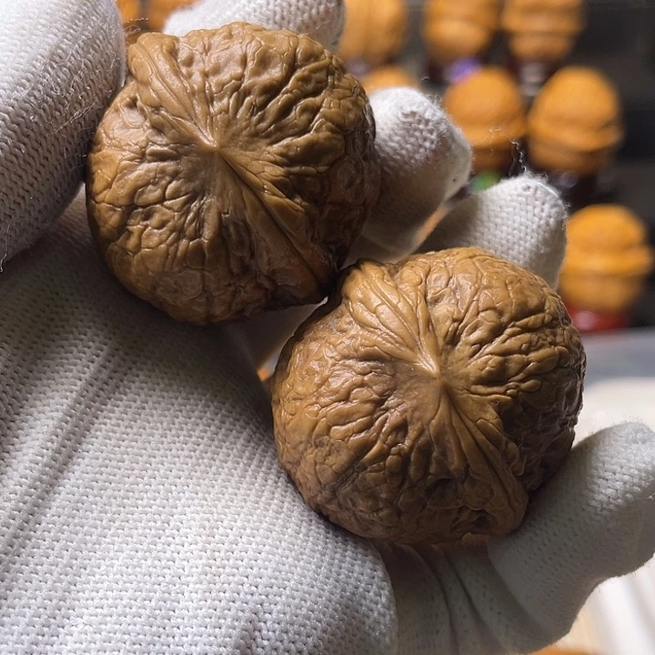 把件文玩核桃蟒纹虎头41尺11Y