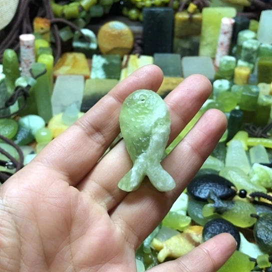 未镶嵌岫玉吊坠岫