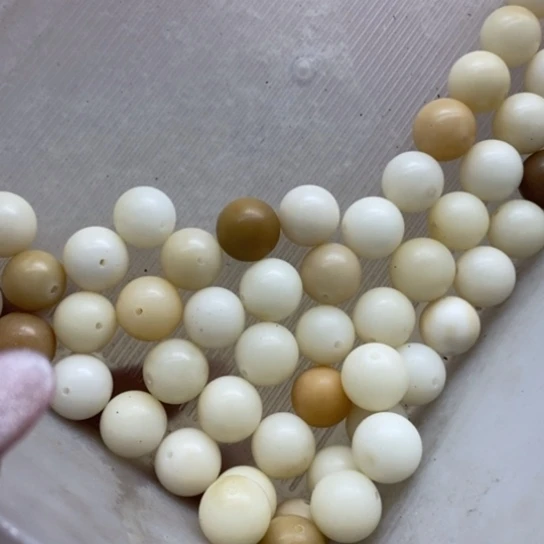 白玉菩提吊坠微瑕14.7奶黄圆60