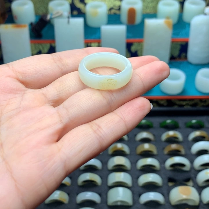 L***H和田玉戒指未镶嵌