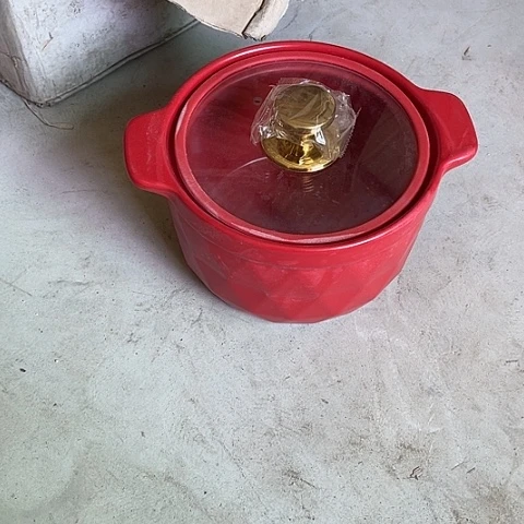 微瑕，明火，口径约19厘米，高12，2.5L，红