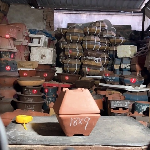 紫砂花盆斗四方一个