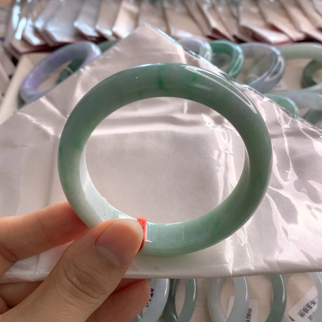 未镶嵌手镯翡翠果绿带色57.5