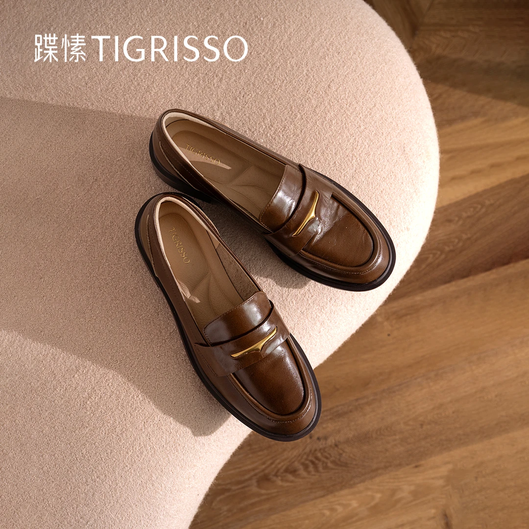 蹀愫25年春夏欧若风圆头方跟上班族乐福鞋英伦真皮单鞋TA65140-51