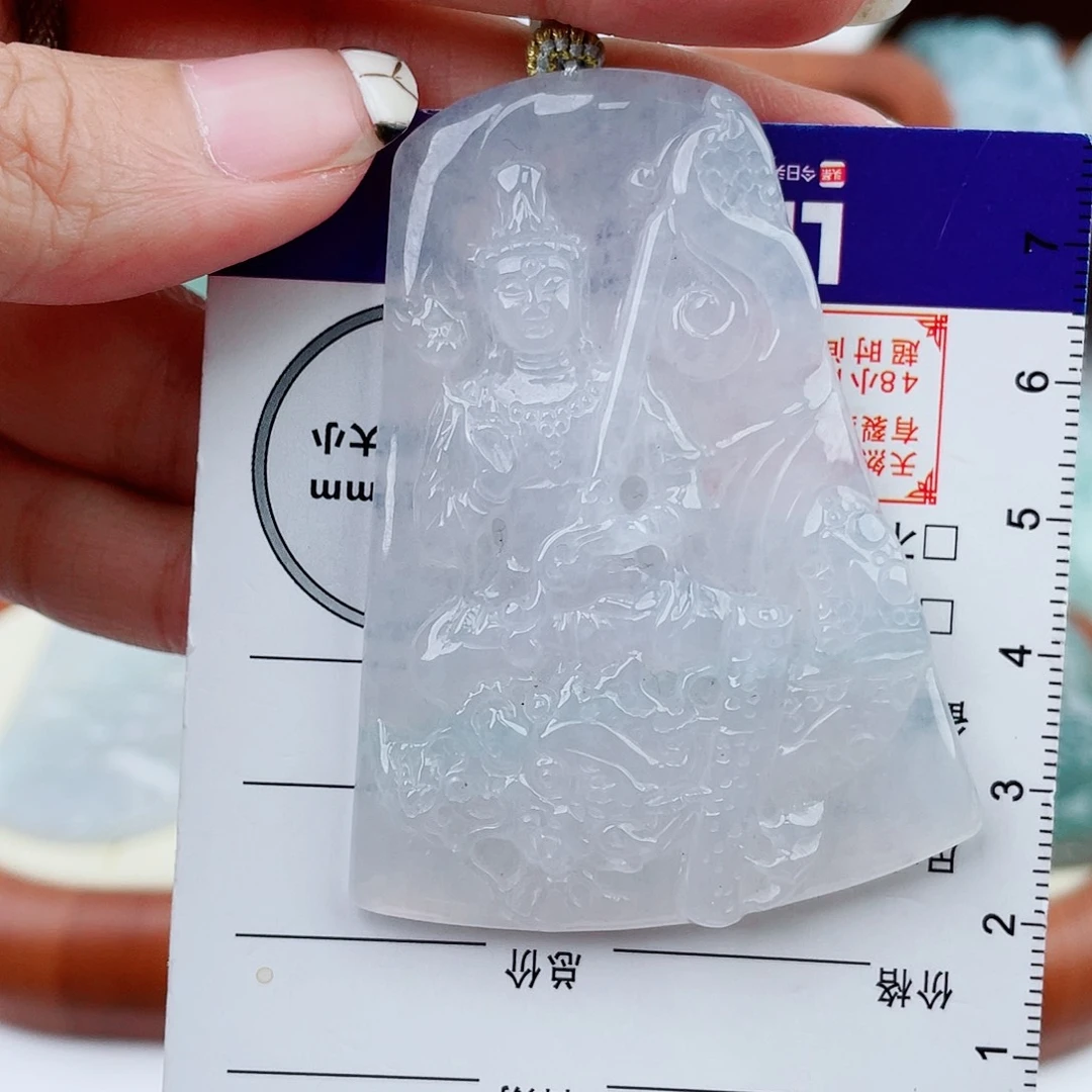 翡翠未镶嵌项圈虚空