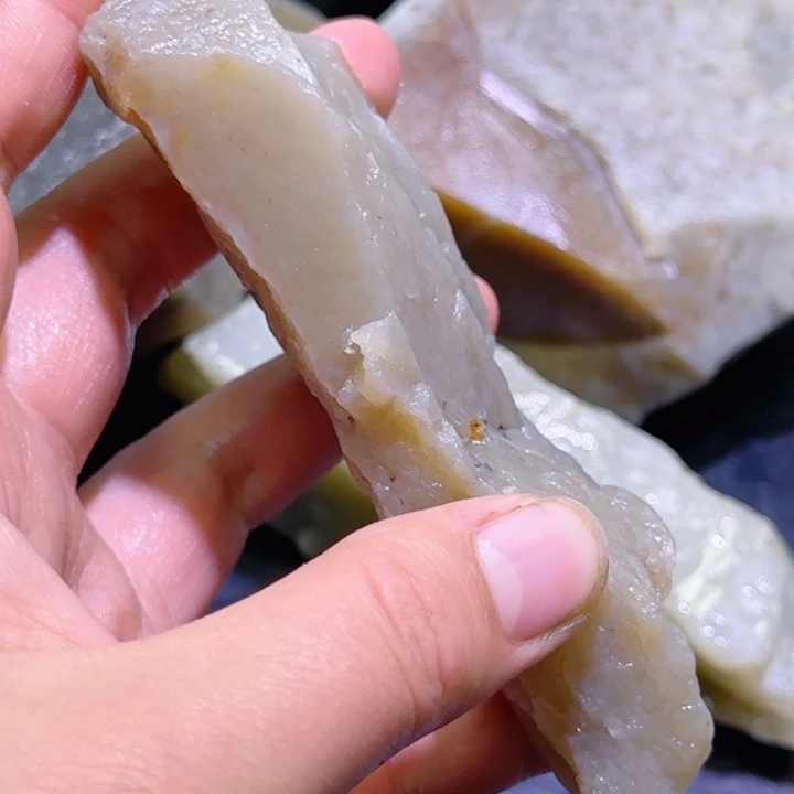 和田玉未镶嵌珠宝半成品