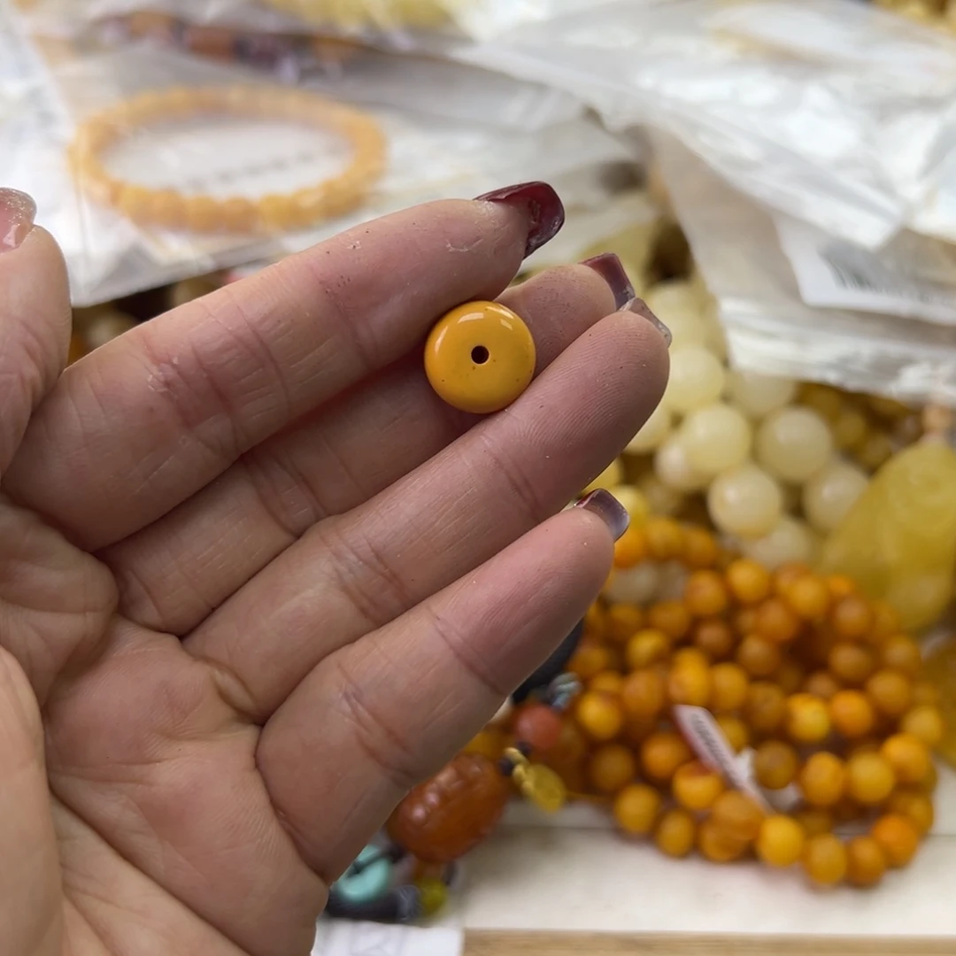琥珀珠宝奇石未镶嵌