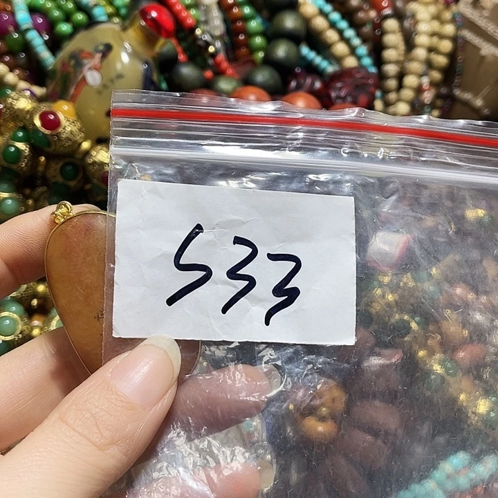 妞***琉璃/树脂/塑料类