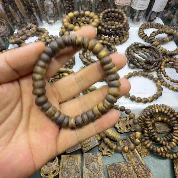 哆***哆沉香沉香碎屑奇楠沉香红骨凹身卡1.0单圈99沉厚药片珠13克