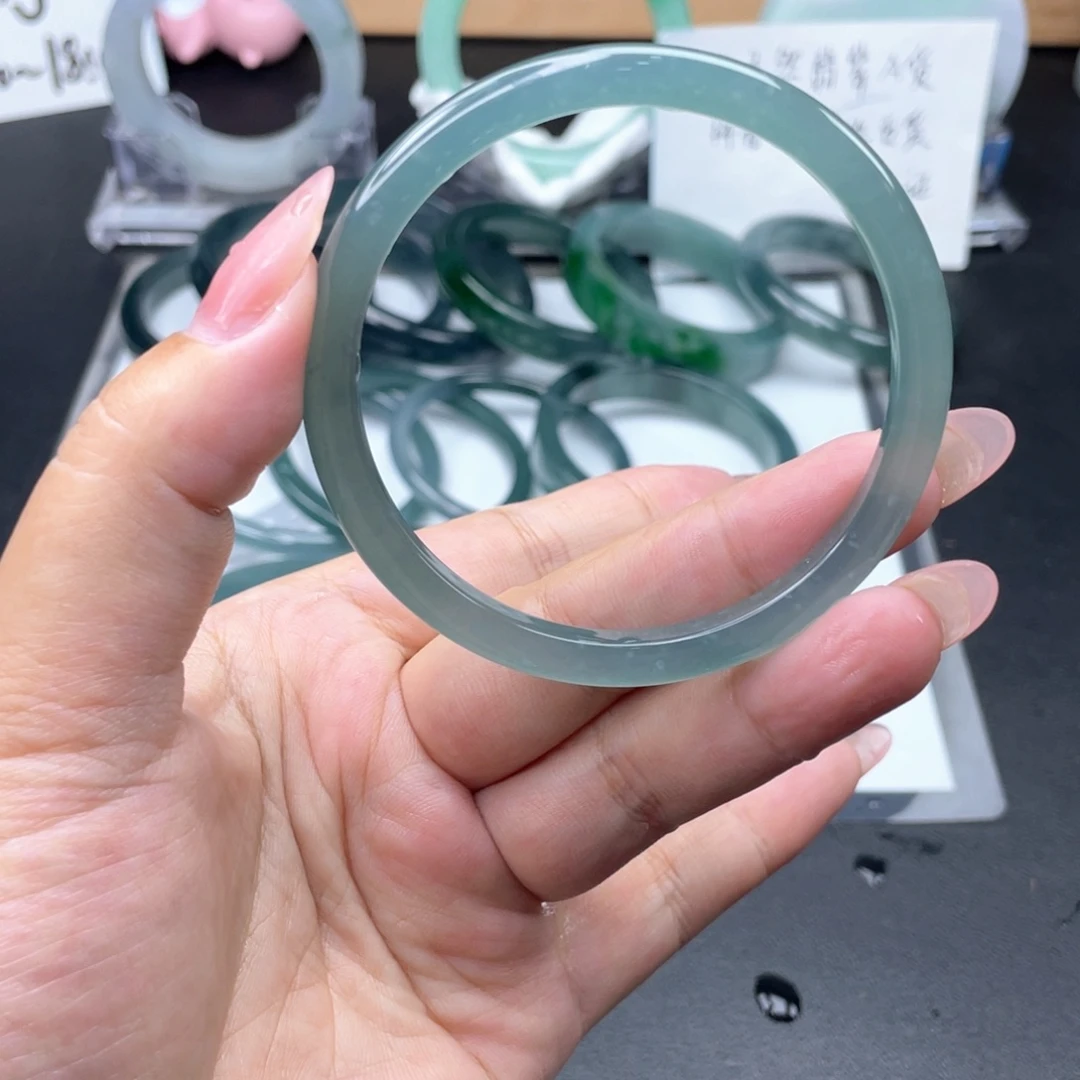 小***子定制翡翠翡翠手镯未镶嵌