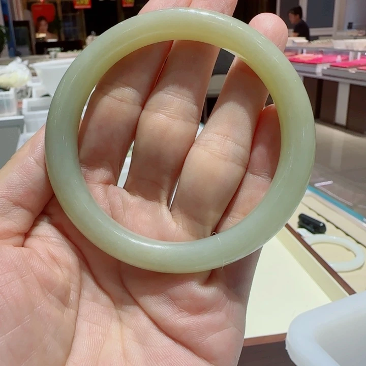 未镶嵌手镯和田玉9