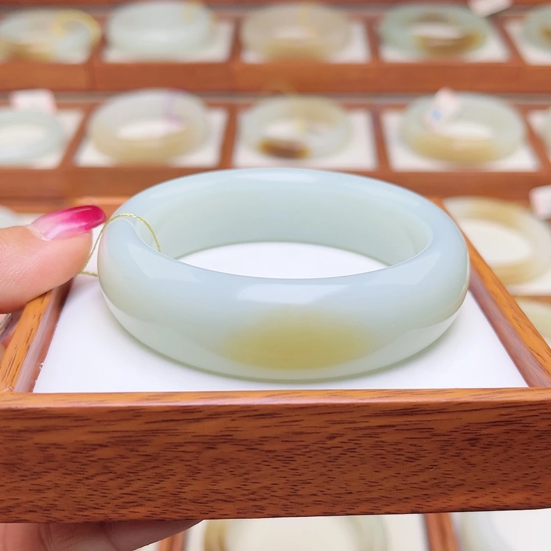 和田玉手镯未镶嵌58