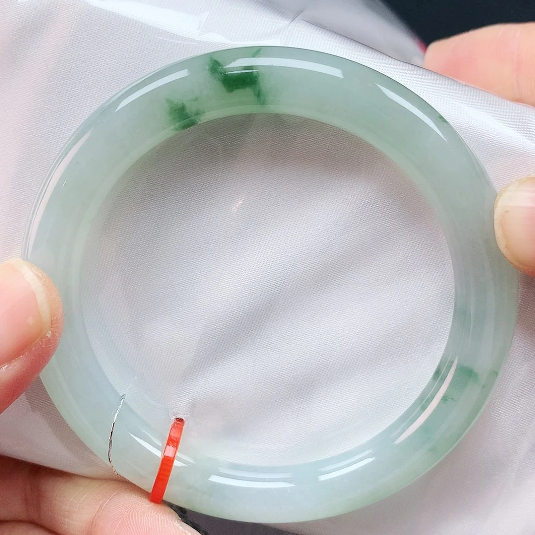 翡翠手镯未镶嵌56圈