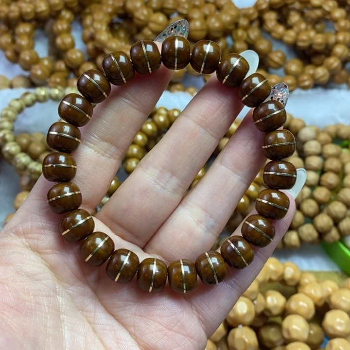 猴头核桃吊坠紫金鼠一线天